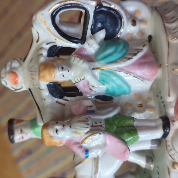 Victorian French Horse Drawn Carriage Porcelain Figurine Cinderella - Picture 6 of 8